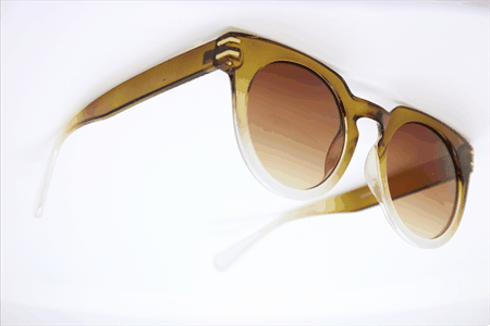 Solbrille Brun gradueret hvidt stel med brune glas